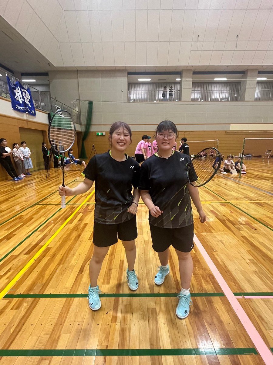 hubadminton's tweet photo. 昨日の結果です！

男子vs.東北大学　8—1 勝利
女子vs.東北大学　1—4 惜敗
女子vs.東京大学　5—0 勝利

本日は男子vs.京都大学です。応援よろしくお願いします！ https://t.co/UxtcZl6M7A