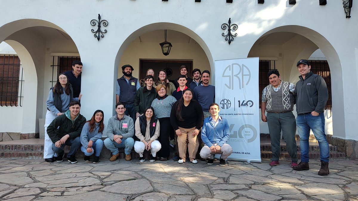 El pasado Sábado 10 de Agosto nos reunimos con Anahí Carbone, coaching ontológica y facilitadora personal. Compartimos una jornada que nos llenó de conocimientos, y nos dió nuevas herramientas para seguir trabajando y creciendo no solo como ateneo sino también como grupo.
