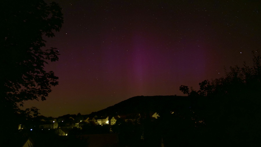 bitluni's tweet image. just spotted an aurora above my village in central germany