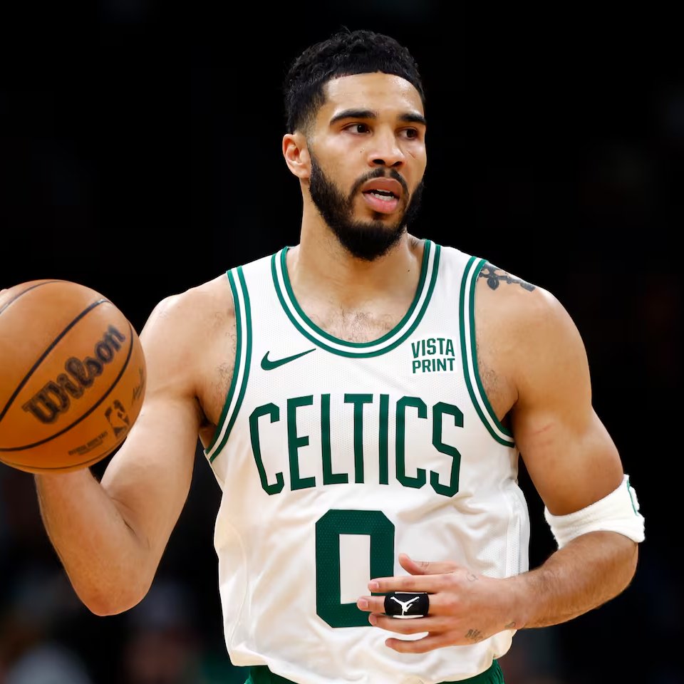 Analisando os números de playoffs dos jogadores em atividade, percebi algo assustador:

Se o Boston Celtics chegar longe (finais da NBA ou de conferência) em pelo menos 2 das próximas 4 temporadas, Jayson Tatum deve se tornar o 12º maior cestinha dos playoffs... aos 30 anos de