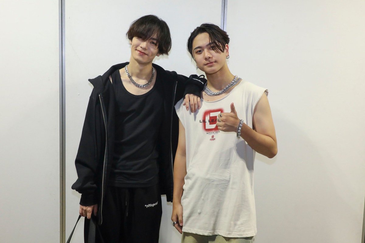 LIL_LEAGUE_'s tweet photo. 『BATLE OF TOKYO
〜Jr.EXILE vs NEO EXILE〜』
さいたまスーパーアリーナ3days
ありがとうございました🔥
皆さんの最高な盛り上がりで、
最高のLiveになりました🙏

最後に
THE RAMPAGEの川村壱馬さんと
写真を撮らせていただきました！
壱馬さんの計り知れない人間力と
存在感には圧倒されます！
そんな壱馬さんをとても尊敬しています！
ありがとうございました🙇‍♂️

次は京セラドーム大阪
引き続き"BATLE OF TOKYO"
盛り上げていきましょう！

真虎🐯

@sncrmpg_kk 
#BATLEOFTOKYO
#BATTLEOFTOKYOを拡張せよ
#川村壱馬 #THERAMPAGE
#岡尾真虎 #LILLEAGUE