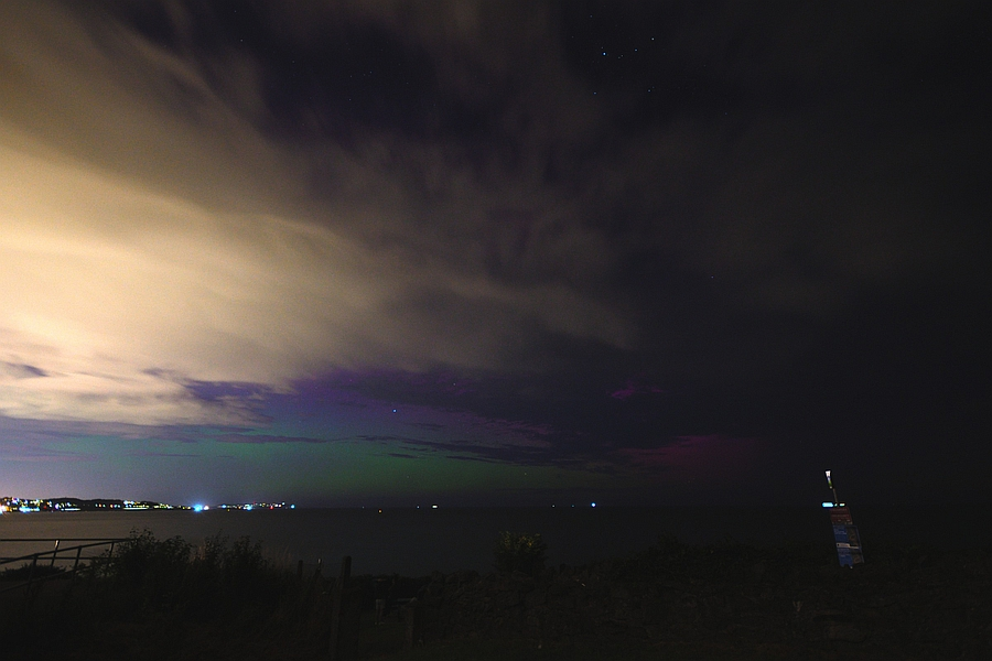 valwit's tweet image. #northernlights #bray #dublin #noperseids #stupidclouds wanted to see the meteors, but nope. at least something nice came up