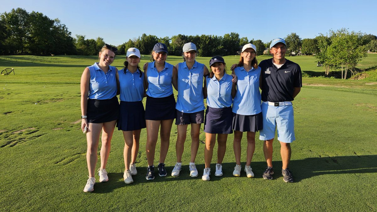 hudsongirlsgolf's tweet photo. Nail biter today at Walden! Hudson squeaks out a two stroke win with a team score of 329!
Emmy 72 π¦π¦π¦π¦π¦
Elena 76 π¦π¦
Julia 89
McKenna 92
Annabel 96π¦
Hannah 100
#HowManyPeopleInACart
#Ribbons
#BirdieFest
#WhiteKnuckles https://t.co/xjkSariLs0