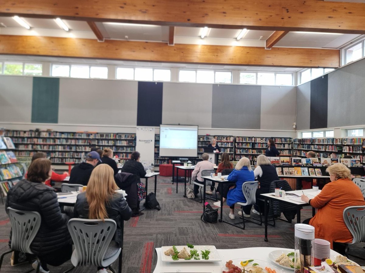 Huge thanks to the team at <a href="/GlenfieldCol/">Glenfield College</a> for hosting yesterday's Roadshow! 🇳🇿

Congrats to Janelle for winning BOTH of our prizes for the day, and thanks to the ePlatform team for a great guest talk 📚❤️

Heaps more to come this week, we'll see you on the road! 🚗

#NZRoadshows