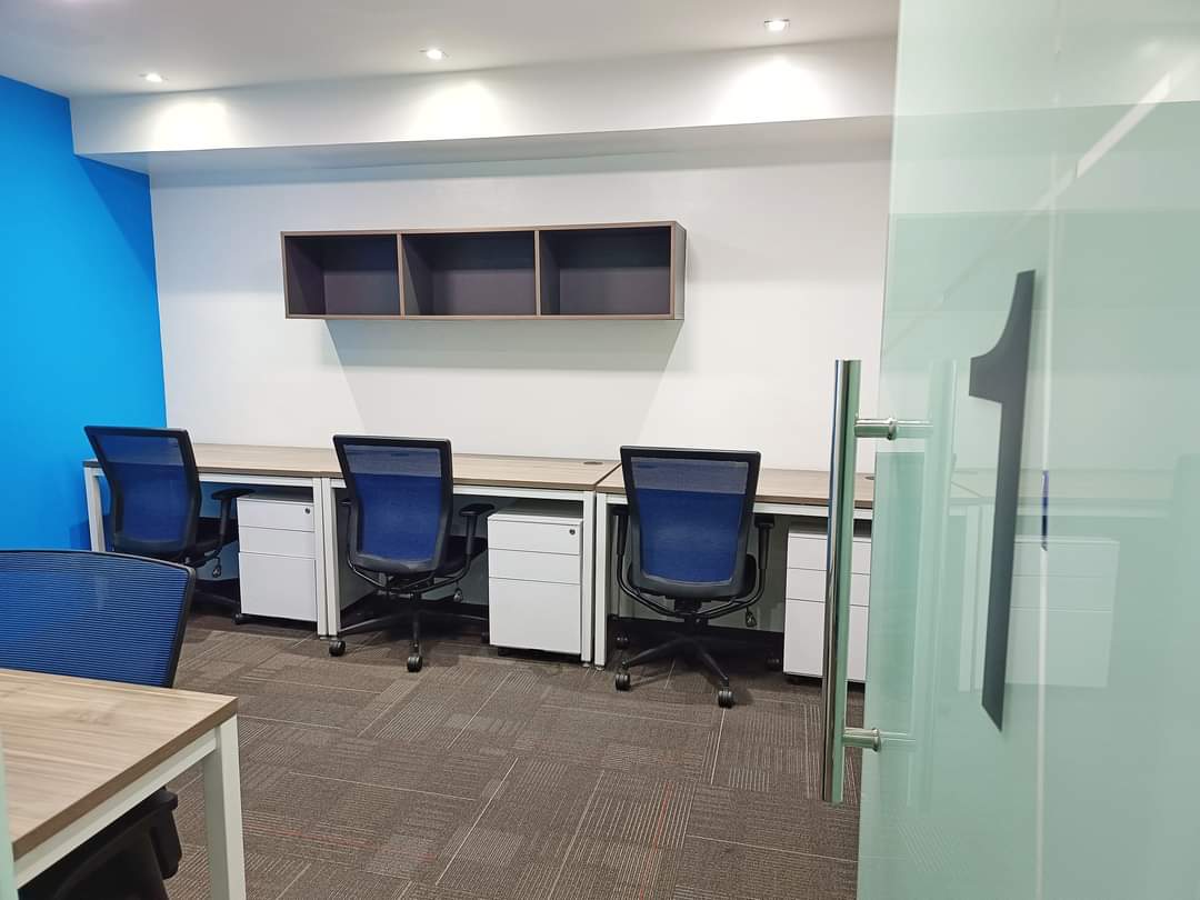 workhavenph's tweet photo. Discover the perfect balance of privacy and professionalism in our ergonomic private offices. Message us now to book an ocular! 🤩

#workhavenph #safespace #coworkingspace #meetingroom #officespace #virtualoffice #sharedoffice #Ortigas #whereworkandinspirationintersect https://t.co/pWkKC3Vw6t