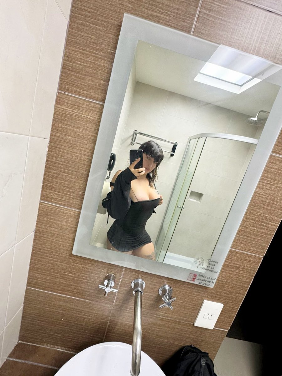 Hola 
Mi amor
☺️😍

onlyfans.com/adeluna26