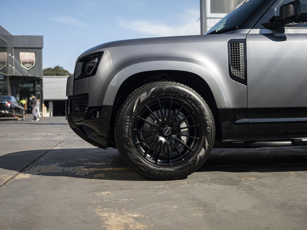 Simmons_Wheels's tweet photo. Land Rover Defender ⛰️🥾
Simmons MS1
Full Satin Black
20 x 8.5 ET35
#landy #landroverlife #landroverlove #landrover #랜드로버 #ランドローバー #rangerover #rangeroverevoque #vintagelandrover #landroverclassic #defender #defenderlove #landroveradventure #tempetyres https://t.co/Y3LHtTqU94
