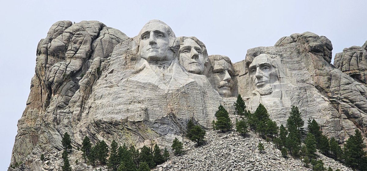 Stopped at #MountRushmore real quick on our way out of SD after sturgis. It's very pretty.  Hiked a trail . Will be back at some point so I can see crazyhorse ect.