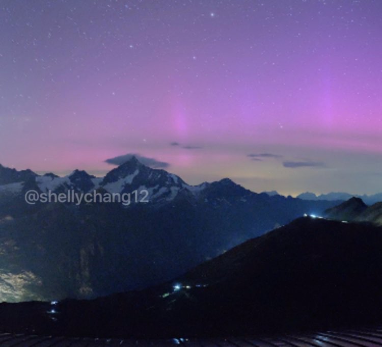 Shellychang1201's tweet photo. There is aurora at Zermatt 😍❤️#aurora show the pictures https://t.co/9WSa1eKl2B