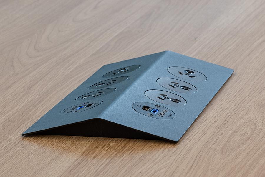 ElsafeAustralia's tweet photo. A newly installed PEAK table box featuring an elegant "floating surface" design. More project information to come... 

Meanwhile check out this elegant power solution 🧐 https://t.co/SuNfiDYU34 

#commercialspace #powersolutions #designeroffice https://t.co/kEPVtBv1Yd