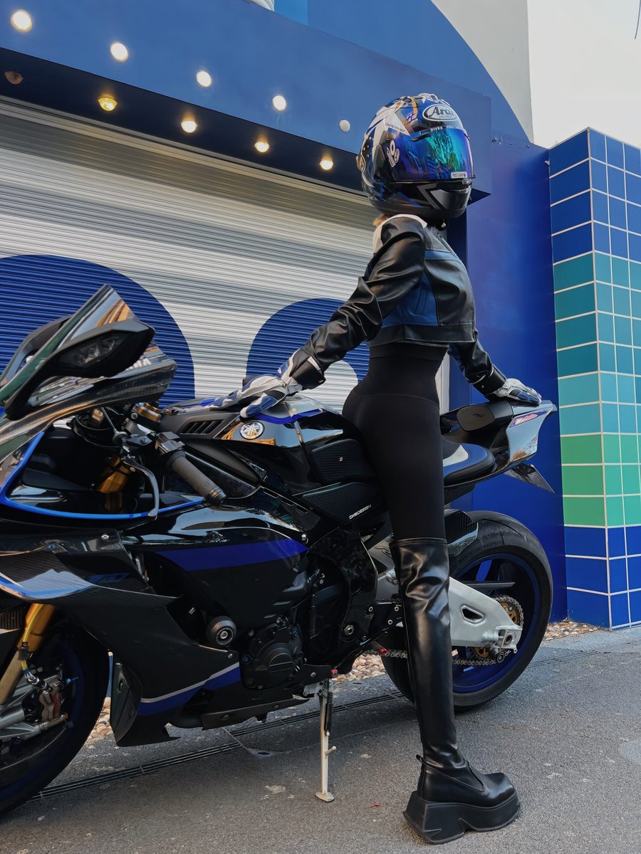 MaloneBlue51336's tweet photo. 楽しいバイク運転、秋が来るのを待っています。🍁🍁

#ヤマハが美しい
#サイクリングです
#バイクが好きだ
#バイクです
#バイクガールです
#バイク文化です
#サイクリングです
#サイクリング好きな人とつながりたいです https://t.co/2w0SJaIb0v