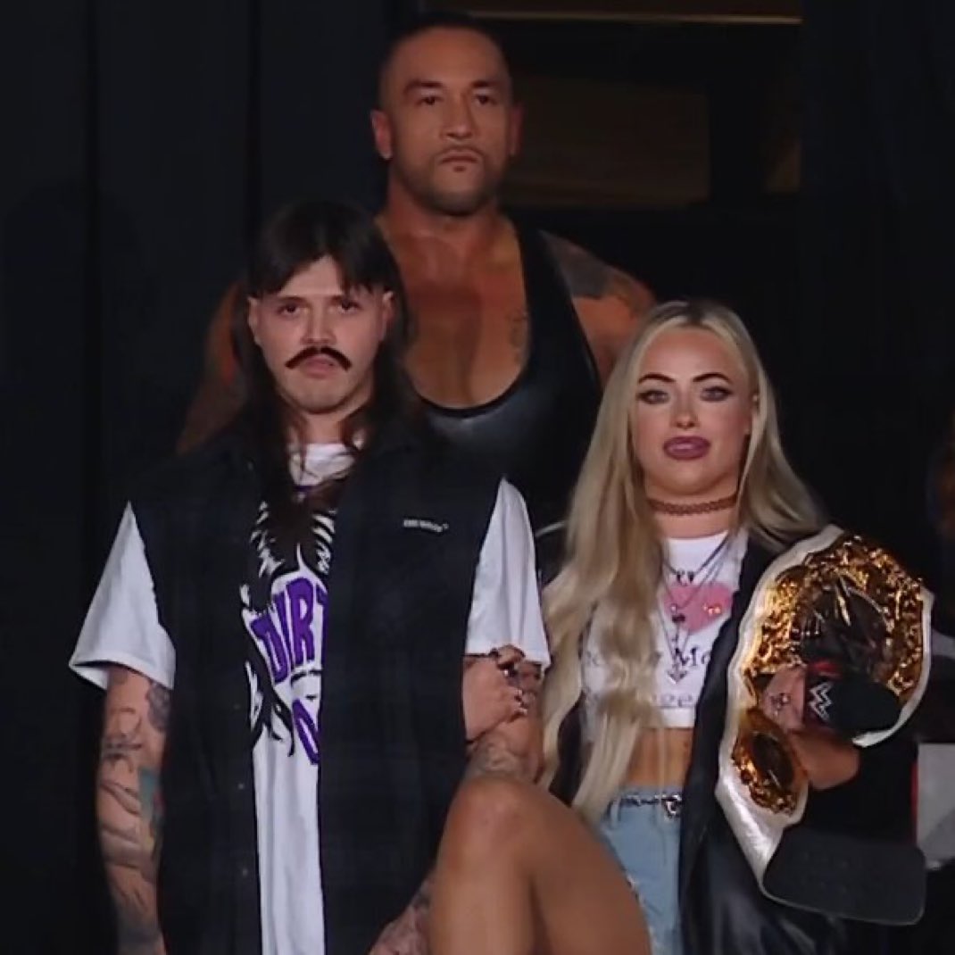 Below500Pod's tweet image. when your manager catches you and your work bestie goofing off on a one person task #WWERaw