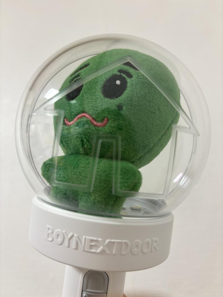 awtaesan's tweet photo. 🐱🖤 [INA G.O🇮🇩] BOYNEXTDOOR LEEHAN “왹한이” 10cm doll by @oeghani 👽🖤

#DdaengSanPO 

💸 Doll Rp 220.000,- (DP 200K)

*min 3 order  

✅ Ship + Tax (Est INA) 
💘Get Cute Freebis 
📍GO Dom JKT 
📅Close, 30/08/24
📩 Ask/Order by DM https://t.co/wPUp4L4Nng