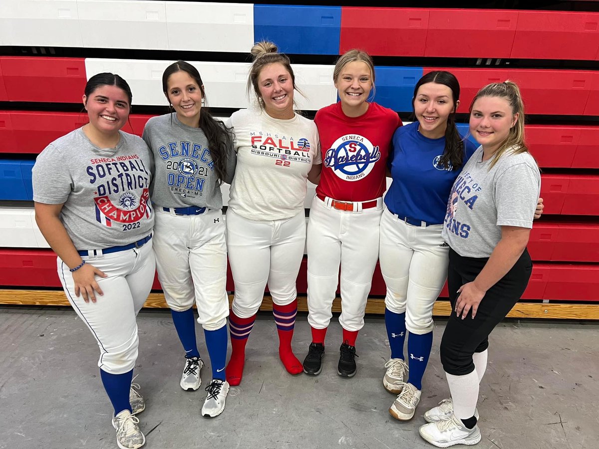 KahliFields's tweet photo. Our last first practice together 🤍 #Classof2025 

@SenecaAthletic1 @NE_Ok_HS_Sports @ChazWrightTV @kneo917sports https://t.co/fygzZF5ZLR