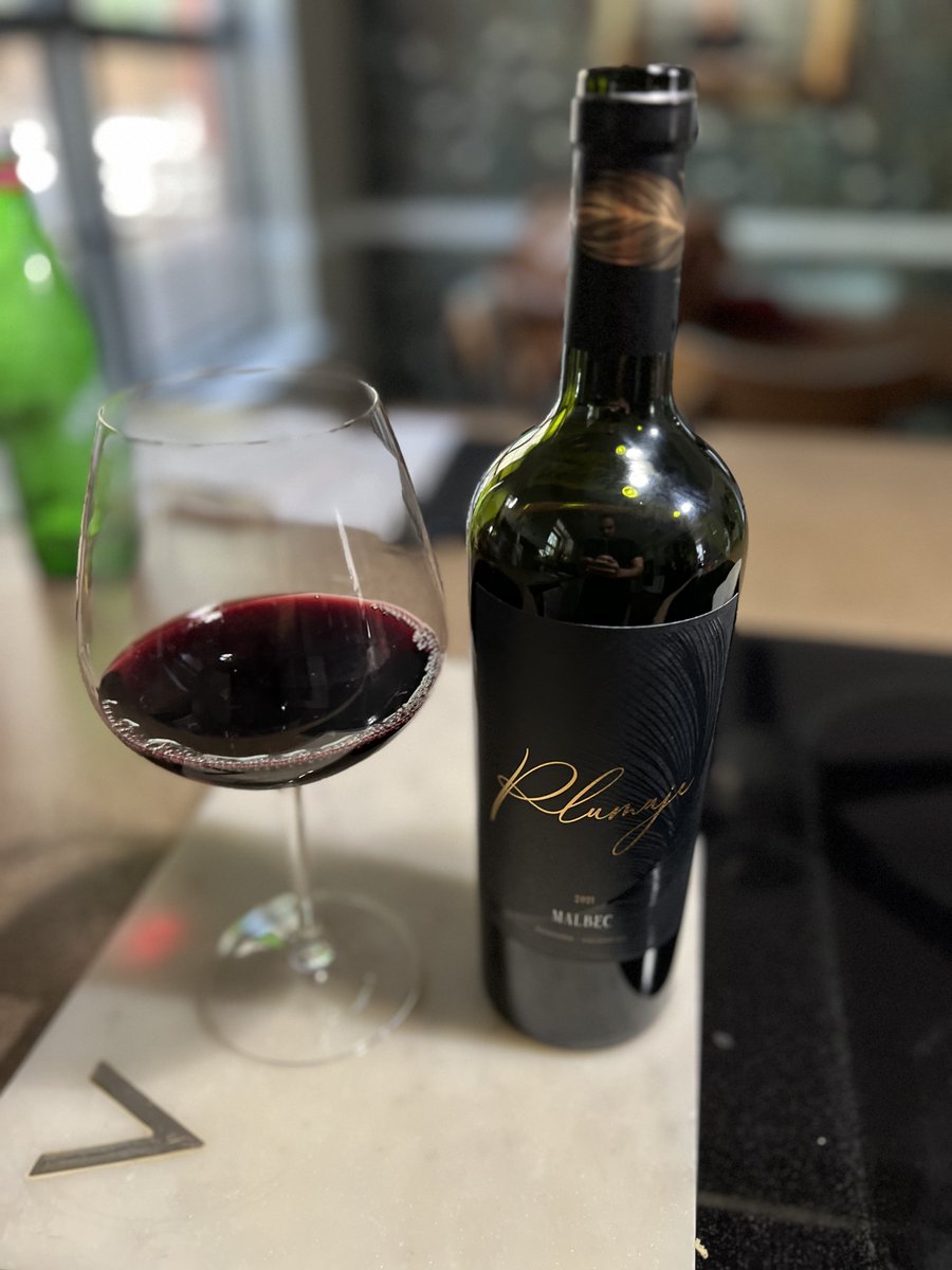 Just cashed a bottle, it buzzes as good as it tastes <a href="/NoncoDucks/">Nonconformist Ducks</a> #LDG 🦆