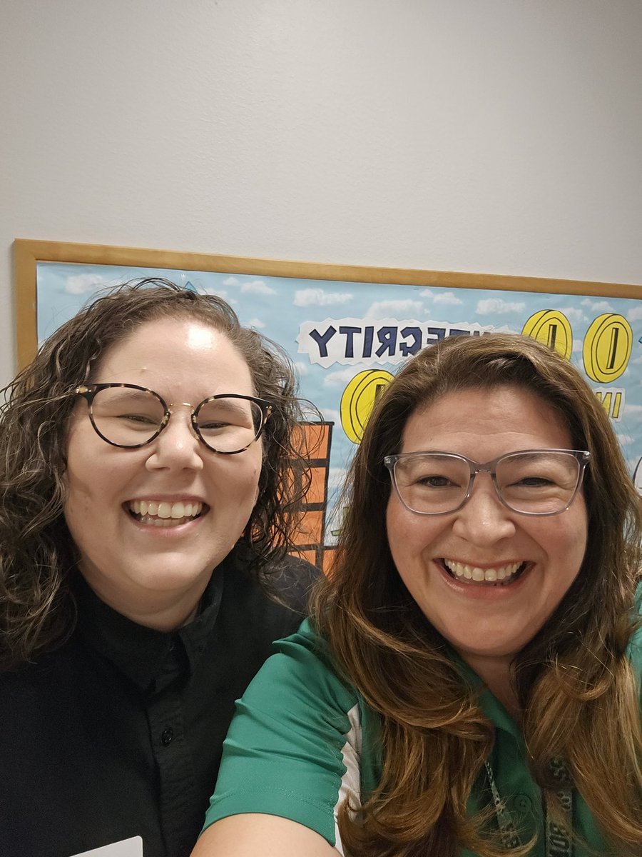 MeEstrello tweet media