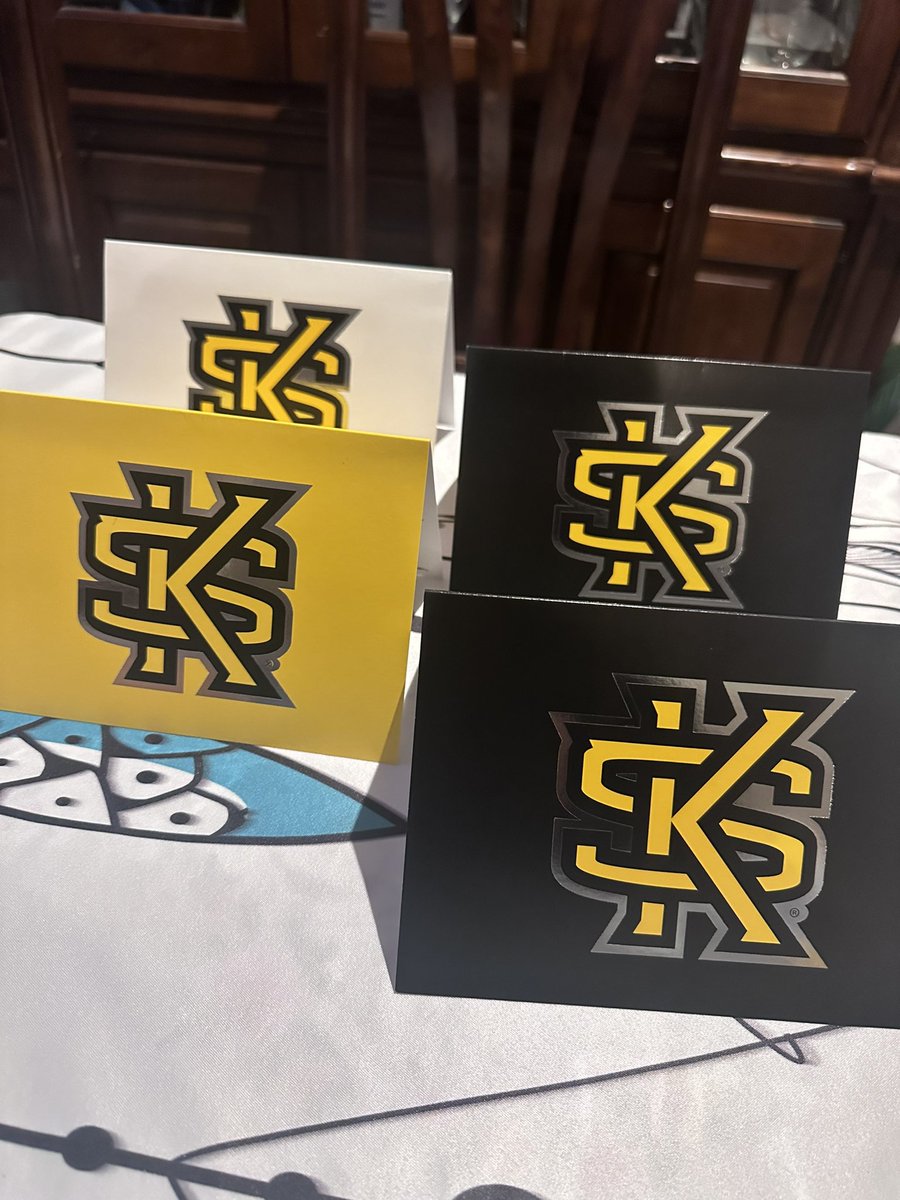 Thanks <a href="/CoachOssieB/">Ossie Buchannon</a> <a href="/jakelassi/">Coach Lassiter</a>
<a href="/CoachCNorcross/">Cameron Norcross</a> <a href="/TimGlanton/">Coach Tim Glanton</a> for taking the time to write these handwritten letters!