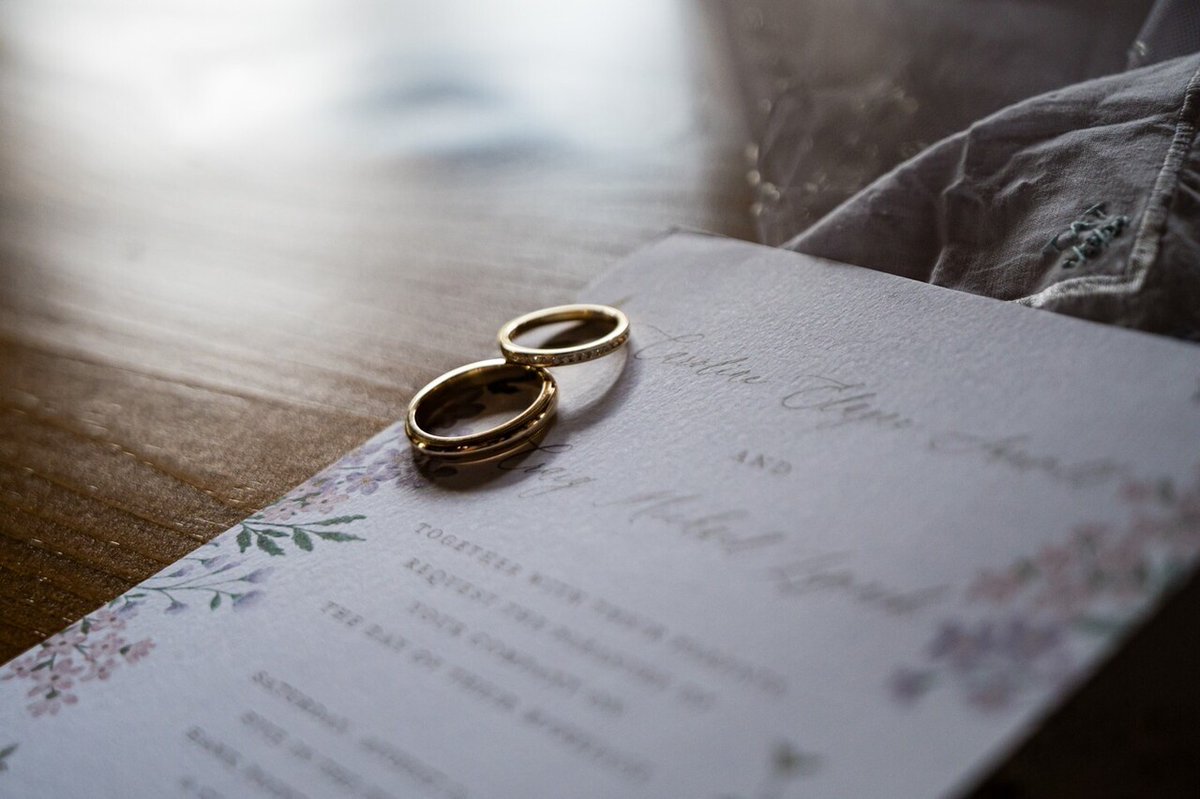 CVPhotog's tweet image. "Love is in the air 💍✨ Capturing the magic of forever with this stunning shot! Congrats to this beautiful couple on tying the knot. Obsessed with every detail 💖 #WeddingBling #ForeverAndAlways #CapturedMoments"...01 Hawk Pointe Golf Club, Washington, … instagr.am/p/C-l0ODROI5r/