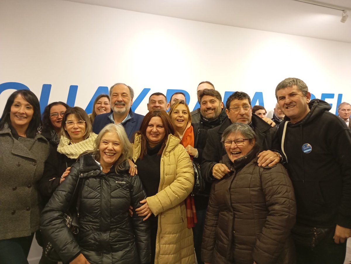 La_lista_MUU's tweet photo. Acompañando a @jorgegandini  en ACUERDO PARA GANAR  con @AireFresco_404 @lista250 @movporlapatria @PNACIONAL @AlvaroDelgadoUy @Valeriaripoll3 @tatoviviano https://t.co/O8adooBZK9