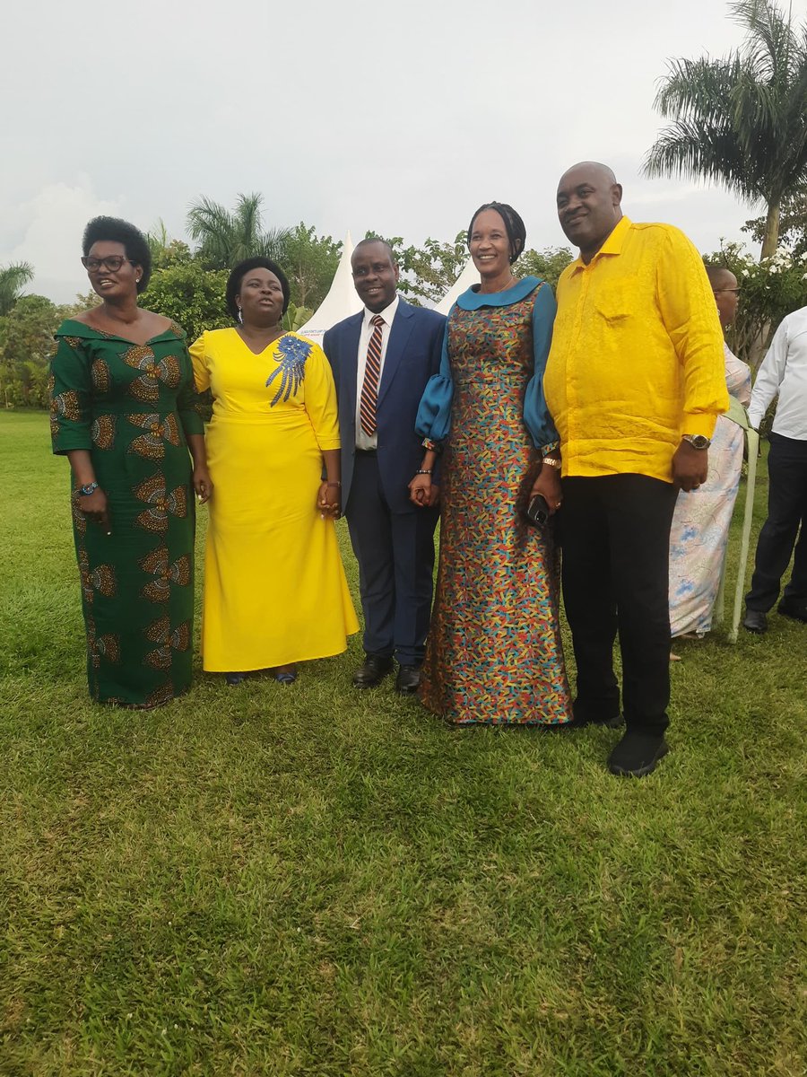 CHRISBARYOMUNS1's tweet image. Postponed today's Cabinet sitting to join the youth in Soroti to celebrate their National Youth Day.It was an honor to engage with District Delegates at Soroti University. I'm pleased to share that Cabinet has directed 30% of PDM funds to the youth.