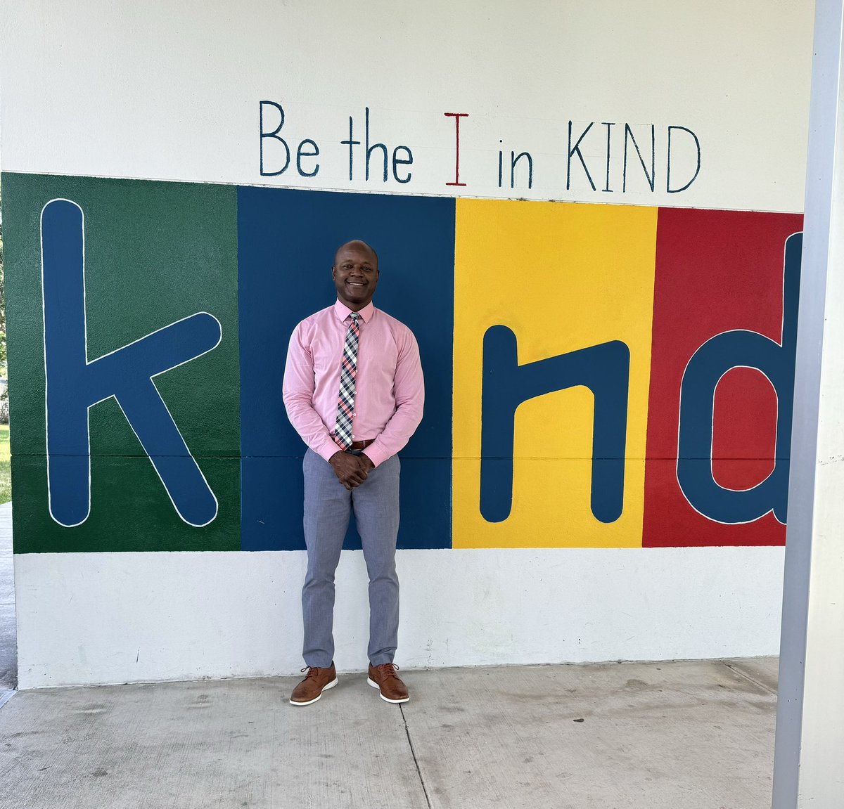 PrincipalBilli1's tweet photo. New School. New School Year. Same Passion for Academic Excellence #proudprincipal #daniadolphins @DaniaElementary @DaniaBeachFL https://t.co/9V6LrRCNBd