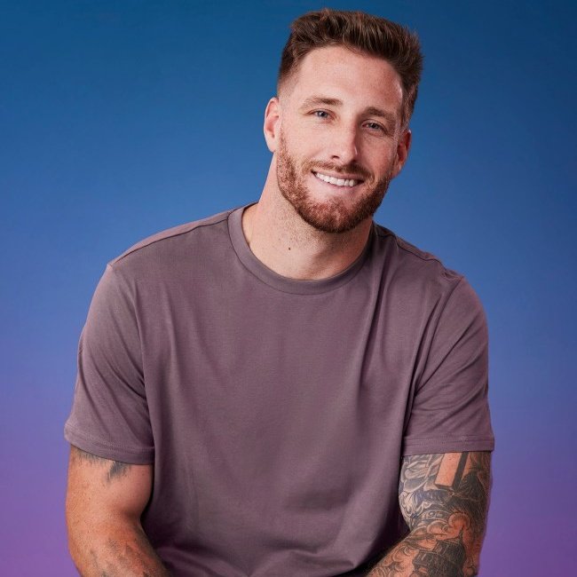 ninabubblygum's tweet photo. if i had a nickel for every time a guy named sam confessed his love to jenn this season when he barely knew her, i would have two nickels. which isn't a lot, but it's weird that it happened twice 

#TheBachelorette https://t.co/RU2HE1PwNN