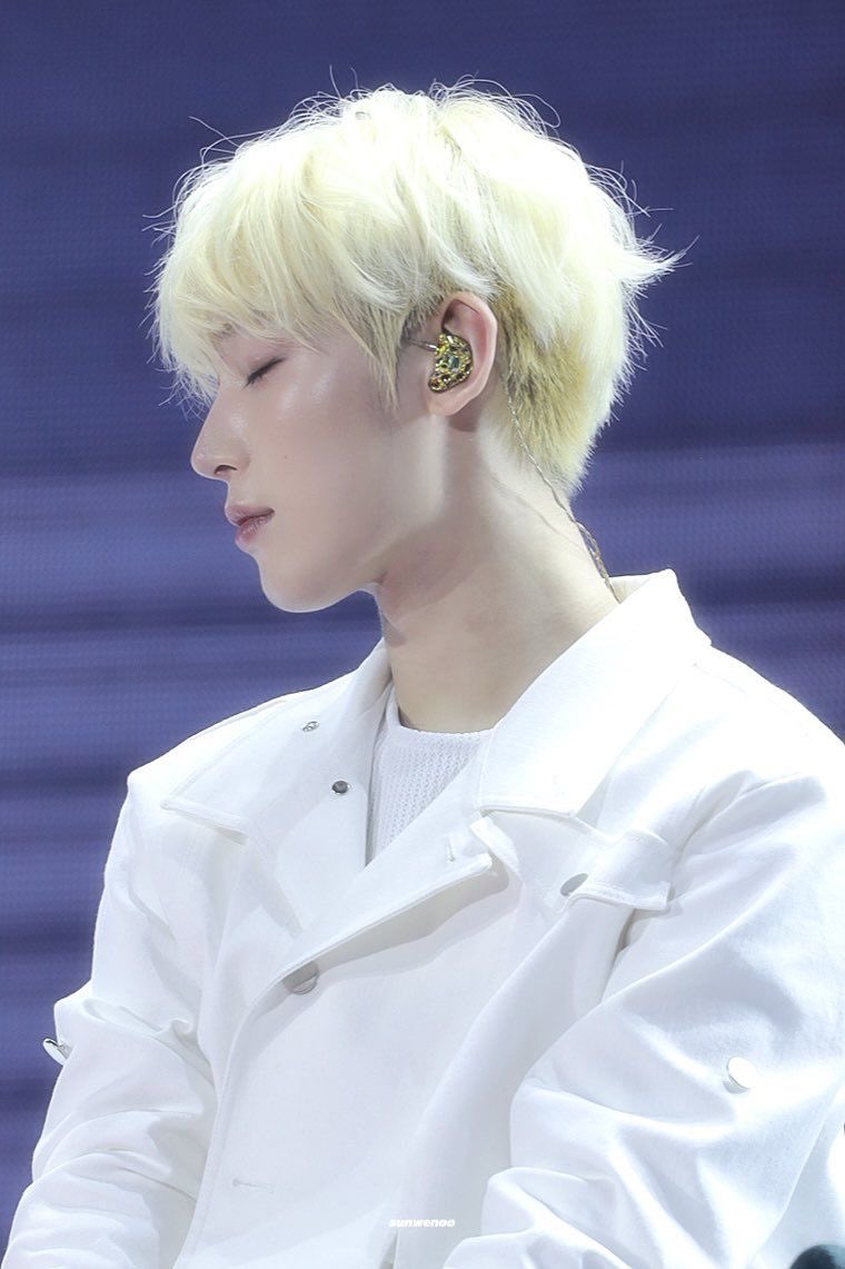 side profile sculpted by jesus christ