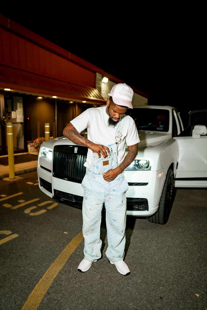 cte_daeee's tweet photo. They ain’t heavy they capn in they captions..I could fuk up these niggas stash without no reaction ! https://t.co/PzlhEpRl2U
