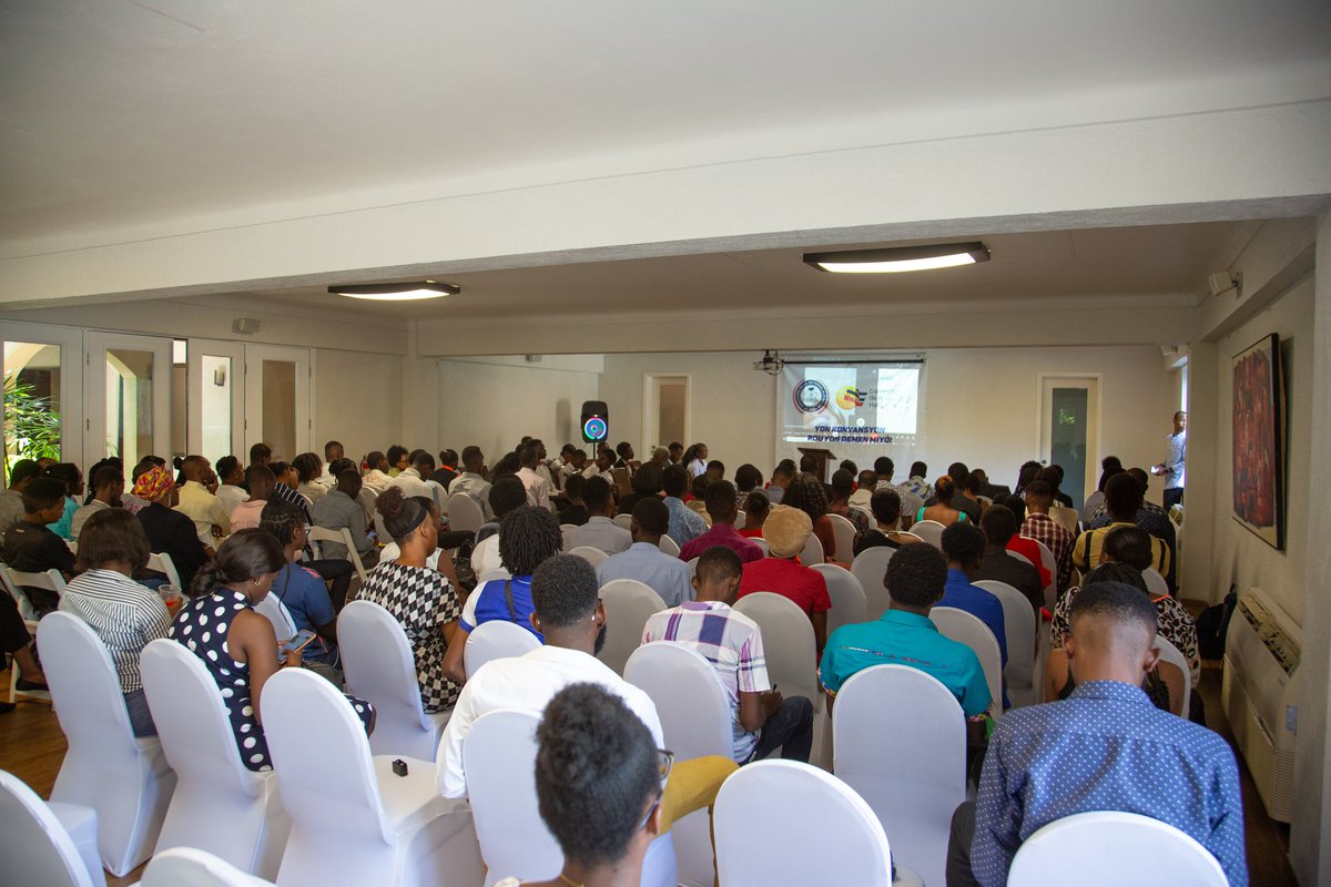 Ma voix a été empruntée par Coordination Nationale de la CJH pour prononcer le discours de circonstance à l'occasion de la Convention de la Jeunesse Haïtienne tenue le samedi 10 août en prélude à la journée internationale de la Jeunesse.