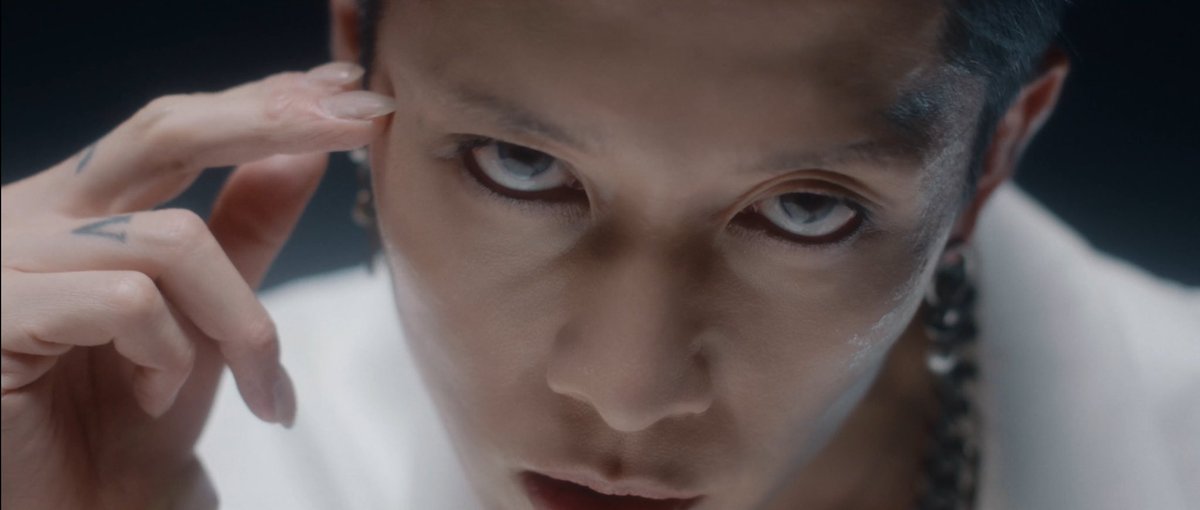 MIYAVI_OFFICIAL's tweet image. Code MYV 起動します。

『コードギアス 奪還のロゼ』
オープニング主題歌
“Running In My Head”

コードギアスの新しい章の開幕に合わせて
新しいミュージックビデオが完成＆解禁しました。

つづきはウェブで
ぜひチェックしてみてね

🔽Check the FULL Video🔽
youtu.be/uCJDrxrnMpg…