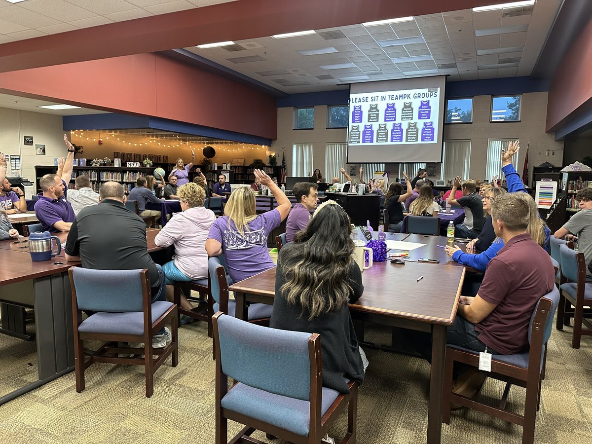 PaulKinderMS's tweet photo. Excited to be back with our Grizzly team for another awesome year! #TeamPK https://t.co/pkAWKJDBsh