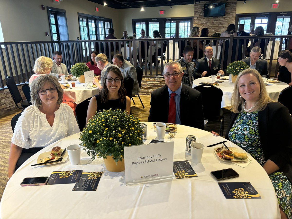TedHiff's tweet photo. Our @StLouisRPDC Regional Teachers of the Year from @rockwoodschools @RockwoodSupt, @FrancisHowell @TimScholle83, @WSDinfo, and @BaylessSchools @AmyRuzicka! @MercedesMackay_ @EducPlus @MOEducation https://t.co/yTSpa5fKOO