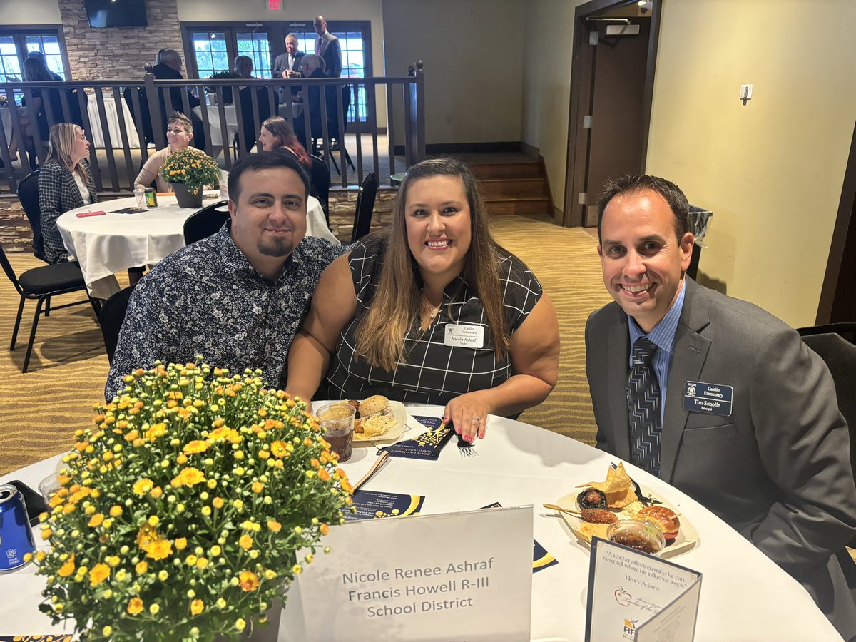 TedHiff's tweet photo. Our @StLouisRPDC Regional Teachers of the Year from @rockwoodschools @RockwoodSupt, @FrancisHowell @TimScholle83, @WSDinfo, and @BaylessSchools @AmyRuzicka! @MercedesMackay_ @EducPlus @MOEducation https://t.co/yTSpa5fKOO