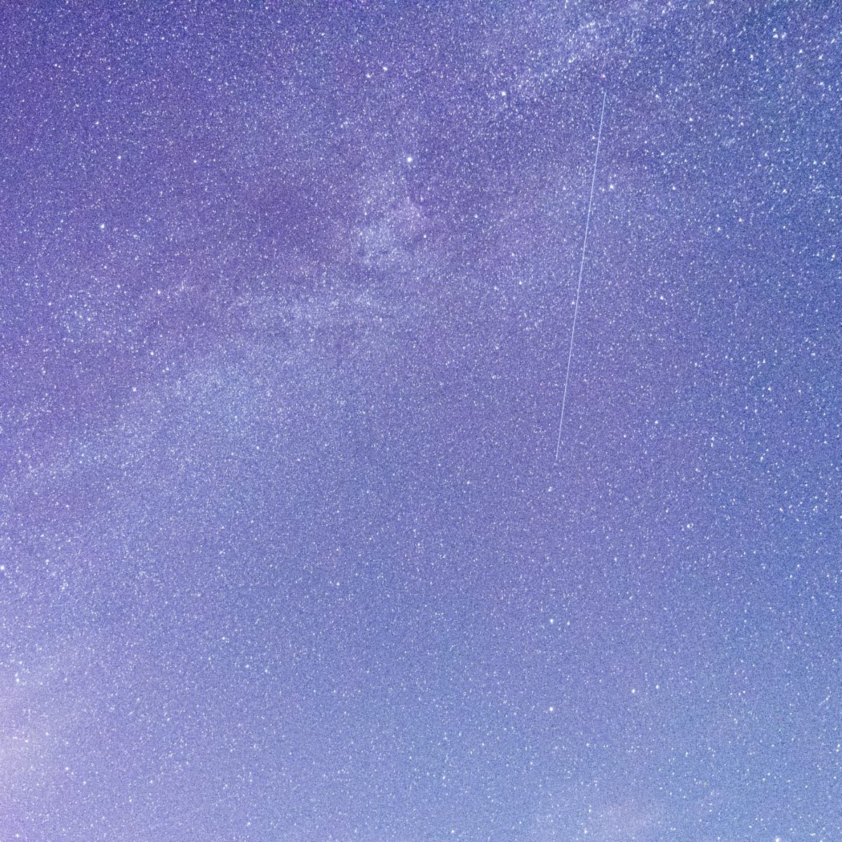 Northern Lights and shooting stars above Penygroes last night. 🌠🌌🏴󠁧󠁢󠁷󠁬󠁳󠁿
<a href="/Ruth_ITV/">Ruth_TV</a>
<a href="/DerekTheWeather/">Derek Brockway - weatherman</a> <a href="/ITVWales/">ITV Wales News</a> <a href="/S4Ctywydd/">S4C Tywydd</a> <a href="/ItsYourWales/">It's Your Wales</a> <a href="/ChrisPage90/">Chris Page - Weatherman</a> <a href="/carolvorders/">Carol Vorderman</a> <a href="/MillardWill/">Will Millard</a> <a href="/ChrisPage90/">Chris Page - Weatherman</a> <a href="/metoffice/">Met Office</a> <a href="/ywasgS4Cpress/">S4C Y Wasg/Press</a> <a href="/carolkirkwood/">Carol Kirkwood</a>  <a href="/StormHour/">#StormHour</a> <a href="/VirtualAstro/">VirtualAstro</a>