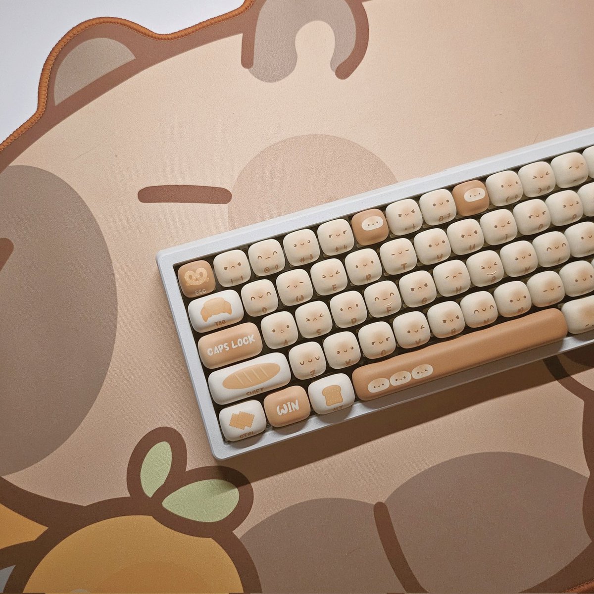 New keycaps!!!! If only I can eat them 😭