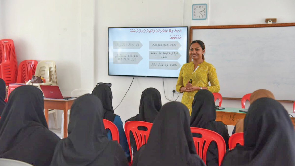 hrcmv's tweet image. ށ. އަތޮޅު ކައުންސިލްއިން އިންތިޒާމްކޮށްގެން ކޮމިޝަންގެ ފަރާތުން ގެވެށި އަނިޔާ ހުއްޓުވުމާ ގުޅޭގޮތުން ށ. ޅައިމަގުގެ އާންމުން ހޭލުންތެރިކުރުމަށް ނަގައިދިން ސެޝަންތަކުގެ ތެރެއިން

#HumanRights #RightsAwareness