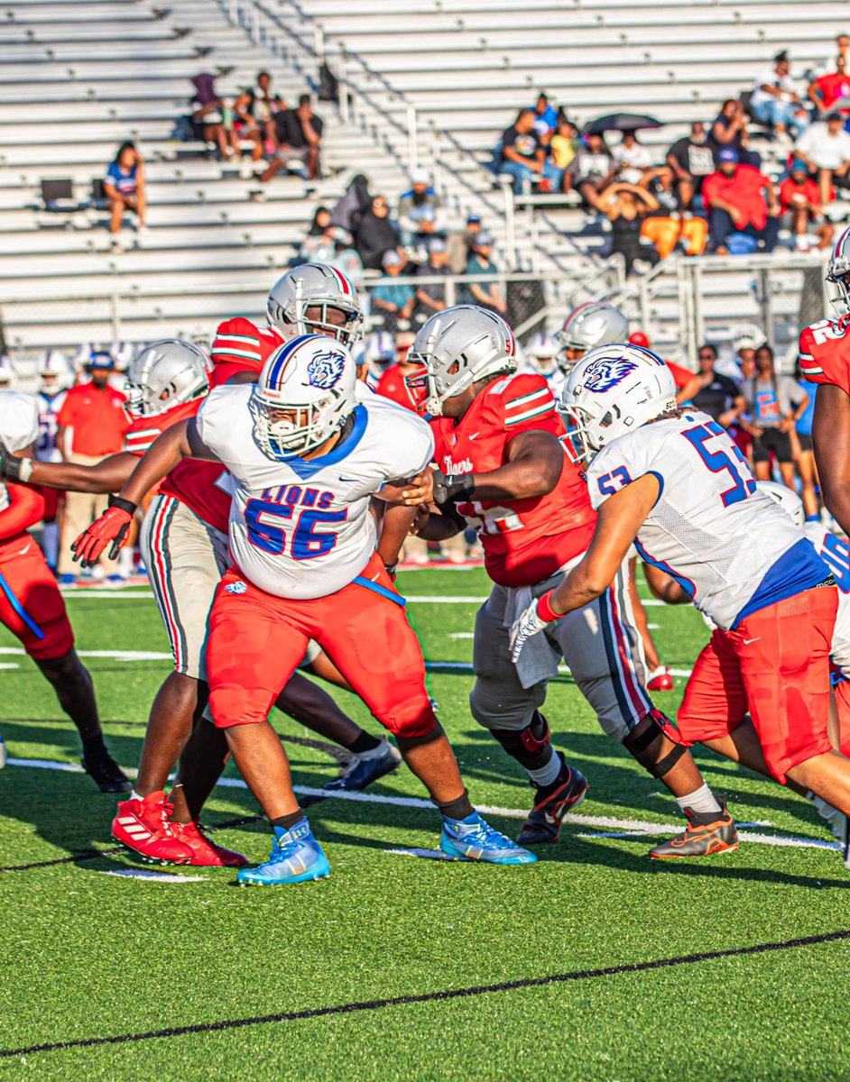 LarhonWilliams's tweet photo. Nothing They Can Do Wit Me⦠#PeachtreeRidge VS #Archer @PTRFootball @On3Recruits @PrepRedzoneNY @PrepRedzoneGA @PrepRedzone @3TAcademy1 @RecruitGeorgia https://t.co/aQkfAoLu3e