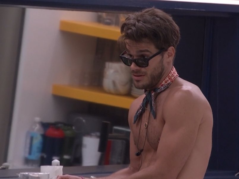 GanzgangK's tweet photo. Used the veto on himself. Didn't blow up on anyone today. Meditated. Cooked for the house. Very demure, very mindful #BB26 https://t.co/FYlfmPZJvZ