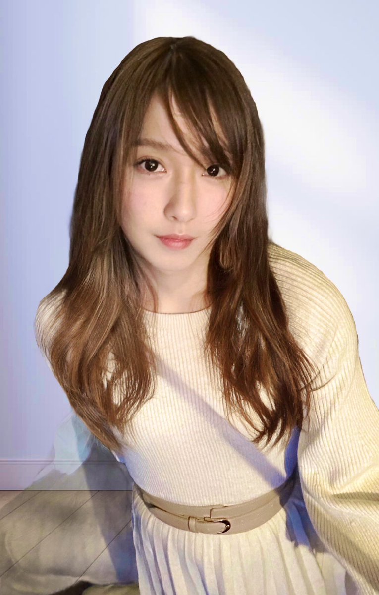 gg5_kt2's tweet photo. 左側
加工女装の初めての投稿写真
右側
今の雑な加工女装

うーむ🤔時代を感じるなぁ笑笑 https://t.co/NnCGhswHL2