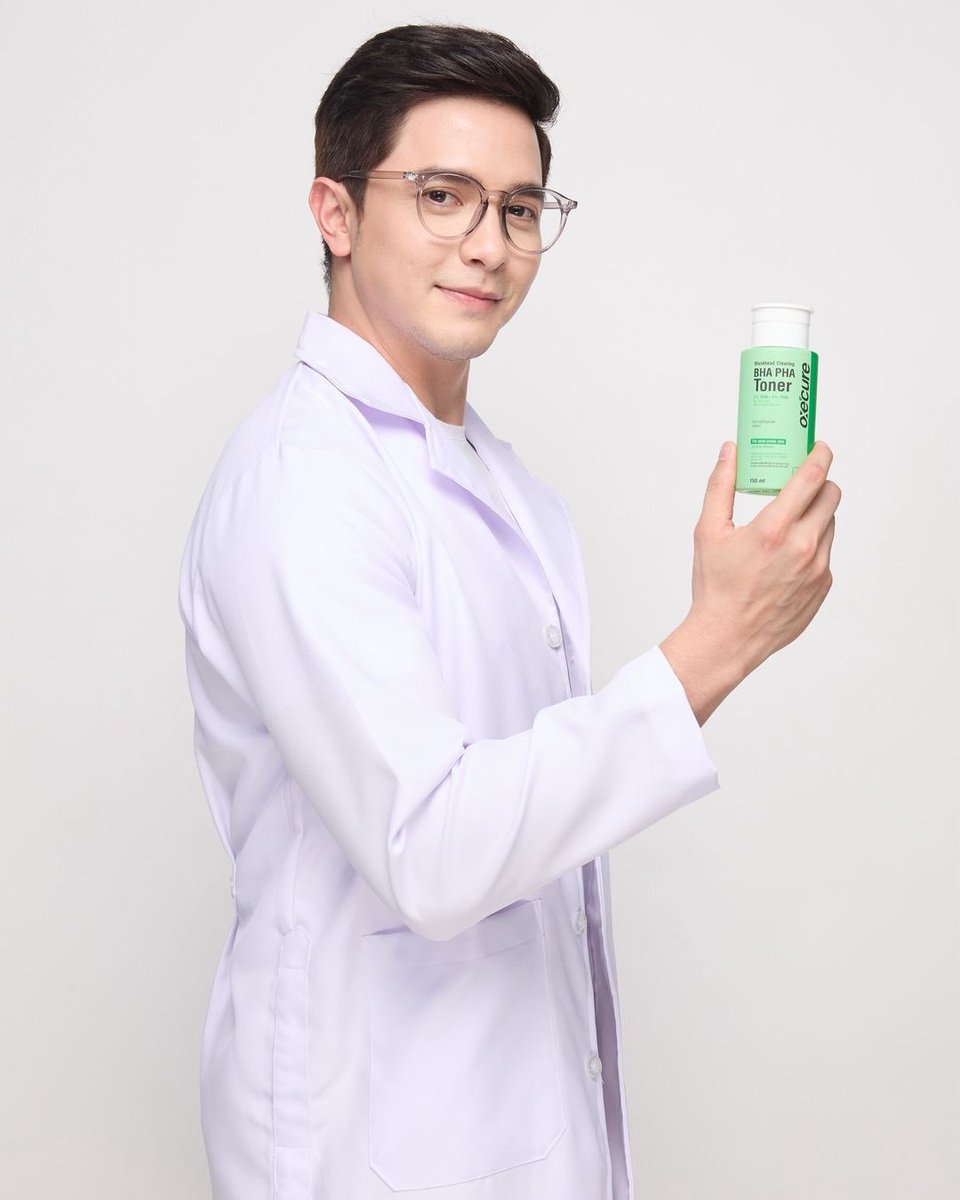 Oxecure_QA's tweet photo. “Taking care of my skin has never been this easy with #Oxecure. 
I only trust THE acne expert to keep my skin clean and healthy all throughout the years! 💚” — @aldenrichards02 

#OxecureQA | #OxecureQatar | #OxecureInControl https://t.co/S0bcML61Yq