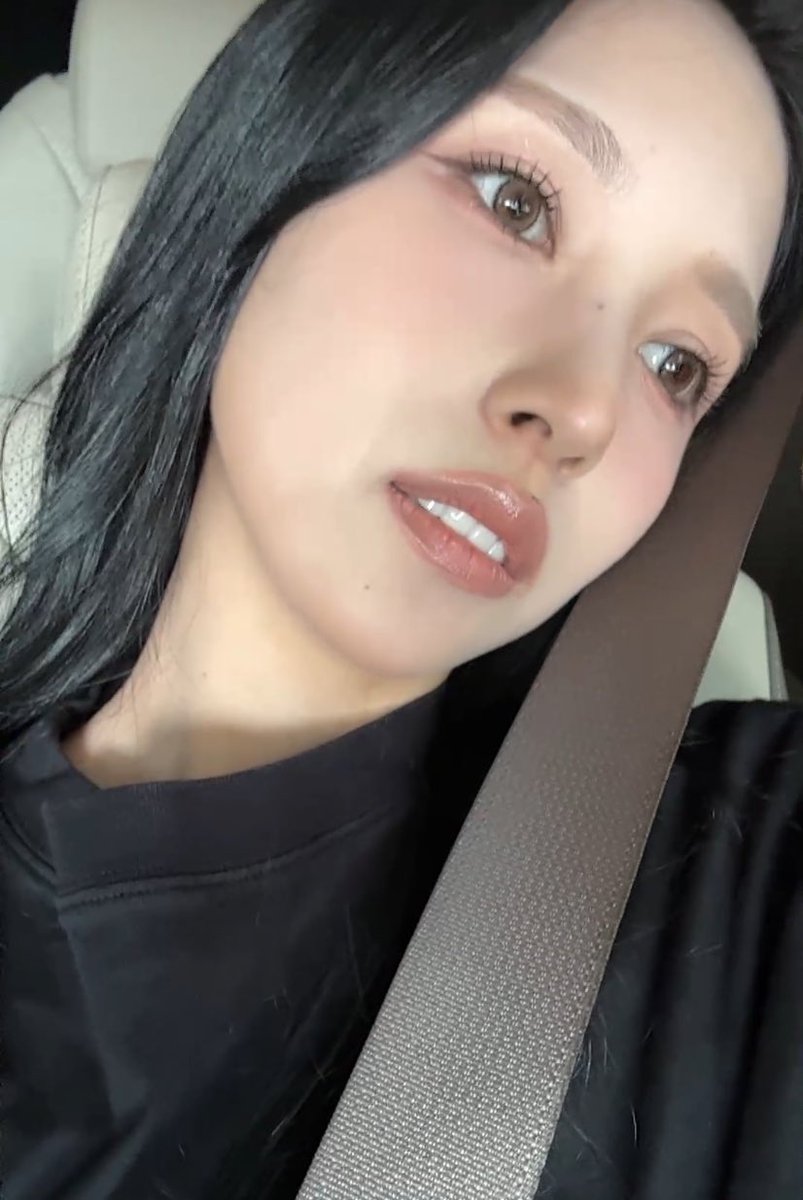 mina myoi tweet media