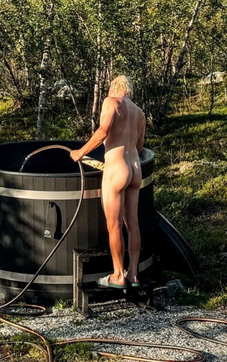 HotRacingDriver's tweet photo. #ValtteriBottas #Bottass #hotracingdriver #shirtless https://t.co/9wnTw6D11U