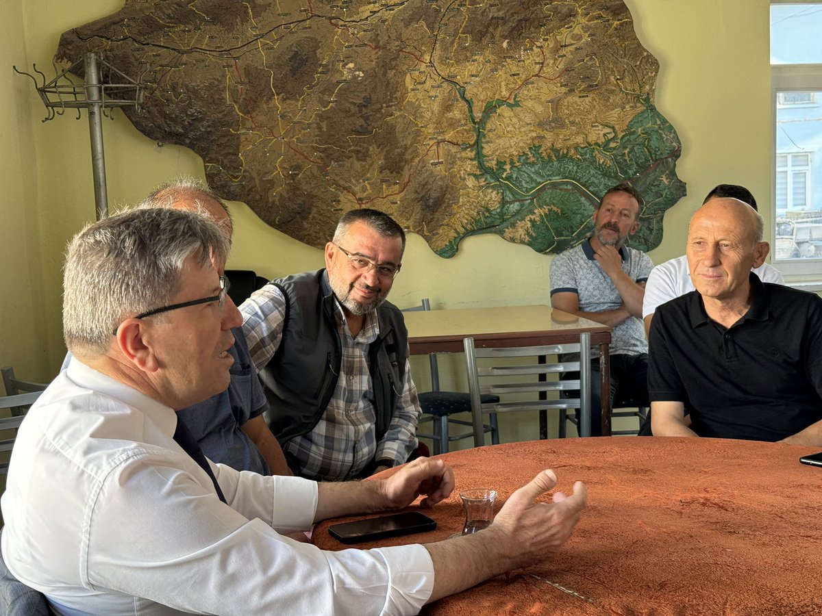 cank_il's tweet photo. Genel sekreterimiz Sn. Yüksel ÇELİK halkımıza hizmet noktasında mesai mefhumu gözetmeksizin çalışan, mesai arkadaşlarımızı ziyaret ederek bu özverili çalışmalarından dolayı arkadaşlarımızı tebrik ederek teşekkür etti. https://t.co/VRVxw3OdQz