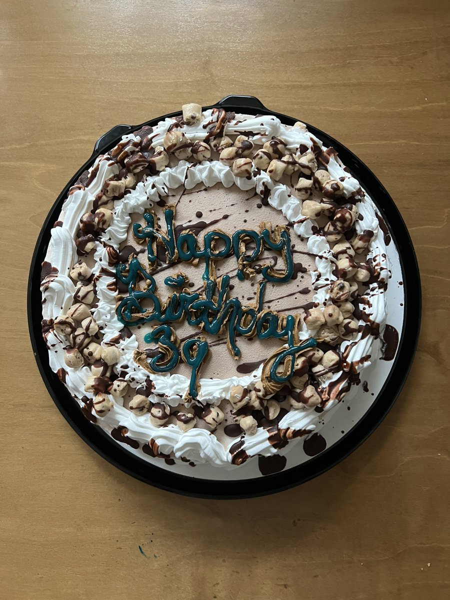 Freezeblast85's tweet photo. My Dairy Queen Chocolate Chip Cookie Dough Blizzard ice cream cake for my birthday 2024!!!! 🥳🎉🎊🎈🎂🎁 https://t.co/G6wjushXmr