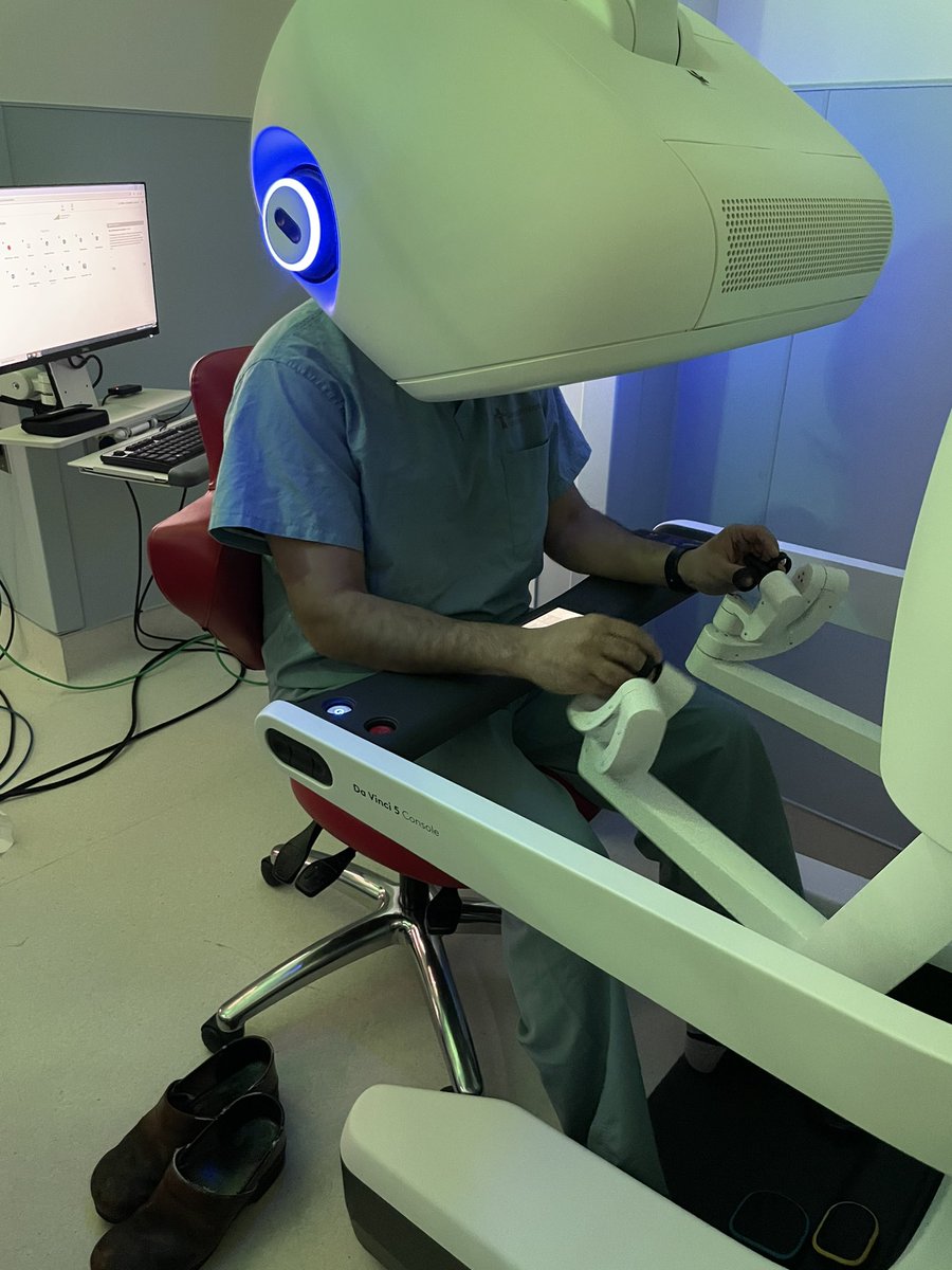 Excited to have performed the first surgeries in Metro Atlanta and <a href="/emoryhealthcare/">Emory Healthcare</a> on the new @intuitivesurgical DaVinci 5 Robotic Surgical system today. Amazing technology! @emorysaintjosephs <a href="/EmoryThoracic/">EmoryThoracicSurgery</a>