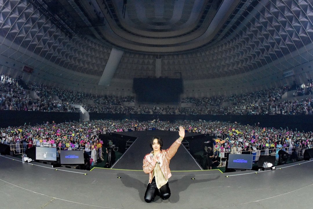 SHINee's tweet photo. 💙Day3 with SHINee WORLD💙

2024 KEYLAND ON : AND ON ASIA TOUR in KOBE, JAPAN

#KEY #키 
#SHINee #샤이니
#2024KEYLAND #ONANDON
#KEYLANDASIATOUR #KEYLANDTOUR https://t.co/s5Hg89F6Oj