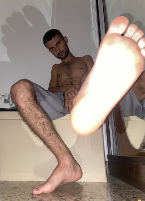 This engagment thing is bullshit , I&rsquo;m the king and I deserve success regardless of my inactivity. #RT<a href="/tag/rt"class="tags"><span>#rt</span></a><a href="/tag/findom"class="tags"><span>#findom</span></a><a href="/tag/cashfag"class="tags"><span>#cashfag</span></a>