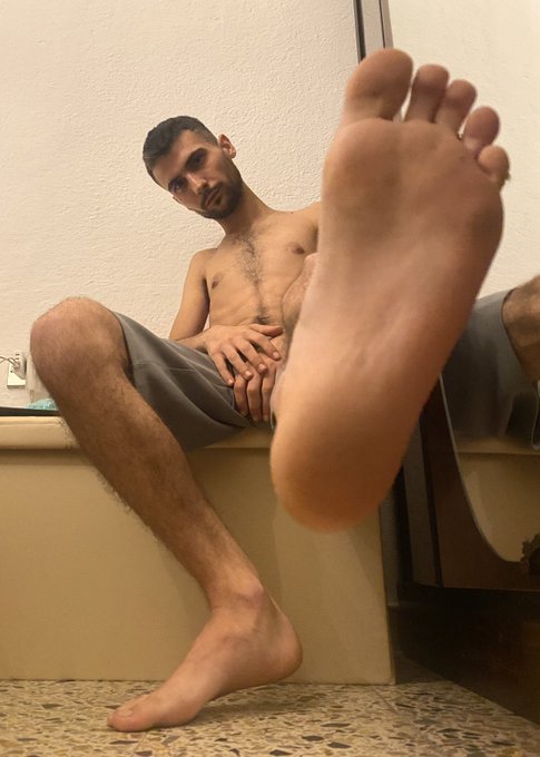 This engagment thing is bullshit , I&rsquo;m the king and I deserve success regardless of my inactivity. #RT<a href="/tag/rt"class="tags"><span>#rt</span></a><a href="/tag/findom"class="tags"><span>#findom</span></a><a href="/tag/cashfag"class="tags"><span>#cashfag</span></a>