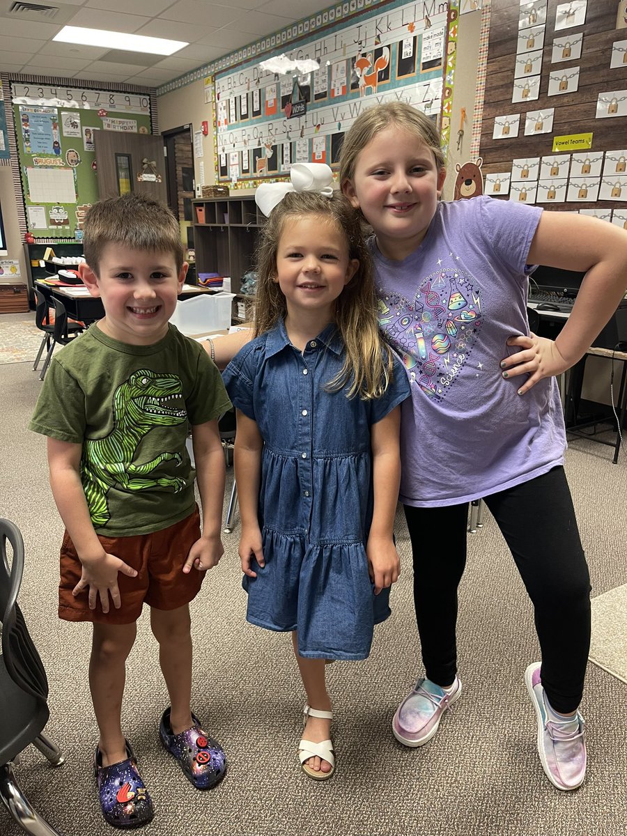 melaggs554's tweet photo. CSISD has amazing teachers that go above and beyond for each and every student! Another fabulous Meet the Teacher for our sweet first grader! https://t.co/6Q2JSdaSYi