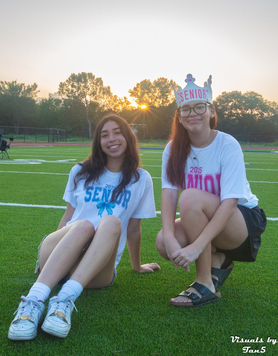 Senior Sunrise 2024! What a great turnout! <a href="/SamRayburn_HS/">Sam Rayburn High School</a> 

tan5.passgallery.com/-seniorsunrise…